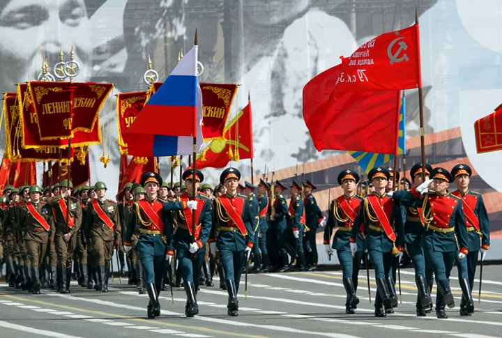 Wars in the Past and Wars over the Past:  (De)constructing the 9 May celebrations